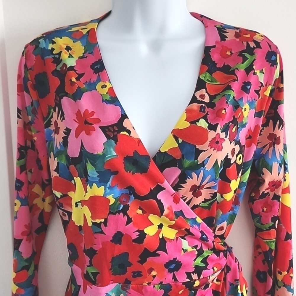 Alexia Admor Amelia Vibrant Floral wrap dress size small